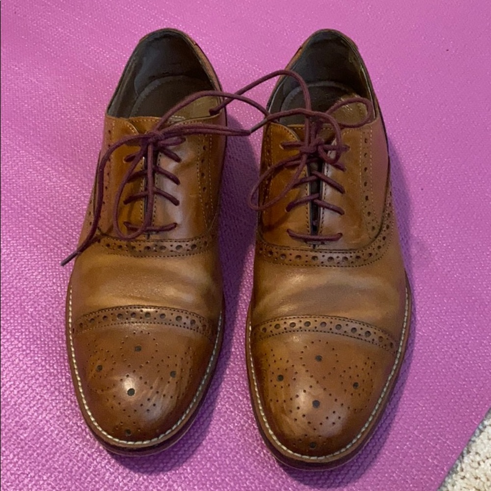 Johnston&Murphy leather Conard cap toe. USED